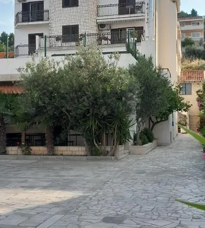 Apartments Dalmacija Podstrana Exterior photo