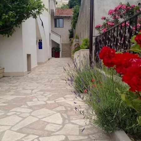 Apartments Dalmacija Podstrana Exterior photo