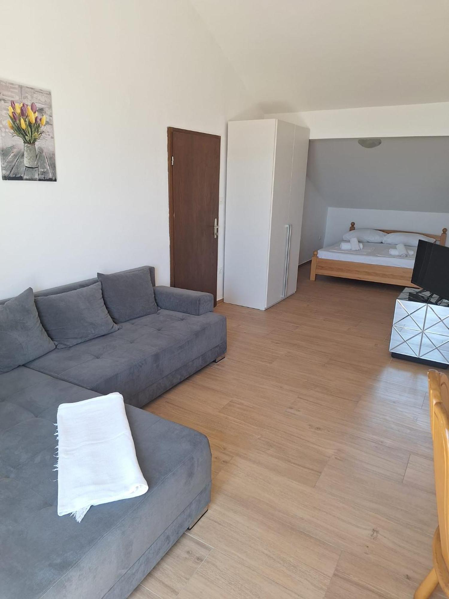 Apartment Dalmacija *